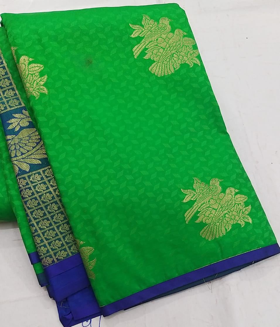 Body Silk Embose Design with Contrast Pallu & Blouse